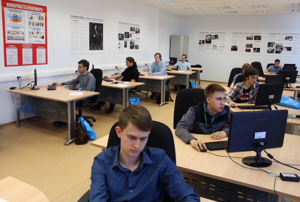 ^184C5312194E919E2282C900316072BD4F2E1D3A2C54625444^pimgpsh_fullsize_distr.jpg “Volga IT” Olympics. SimbirSoft is an organizer of applied programming section